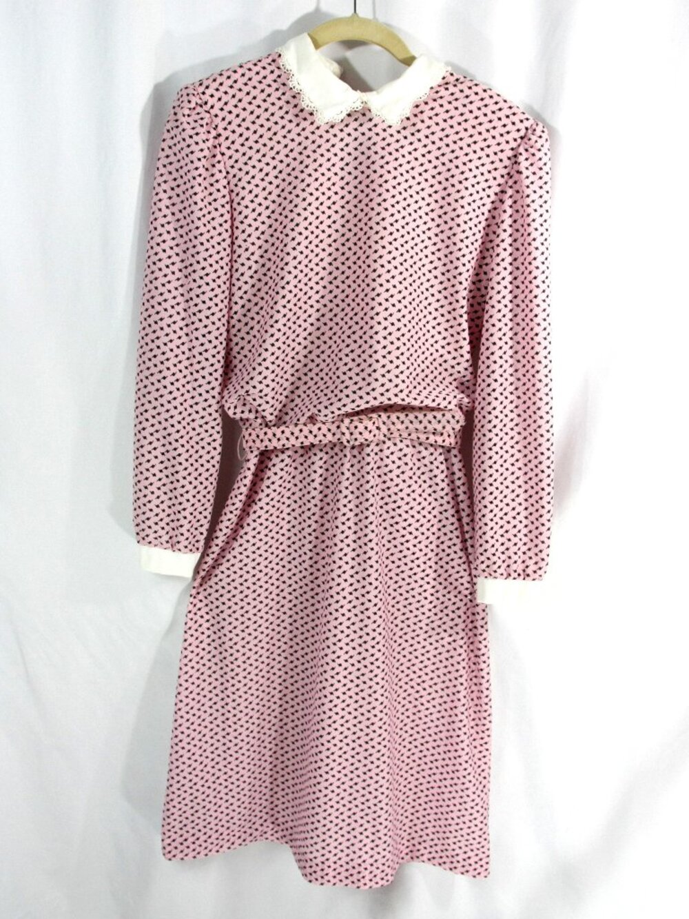 Vintage T Juniors Pink and Black Lace Collar Belted Backbutton Dress 1980s S